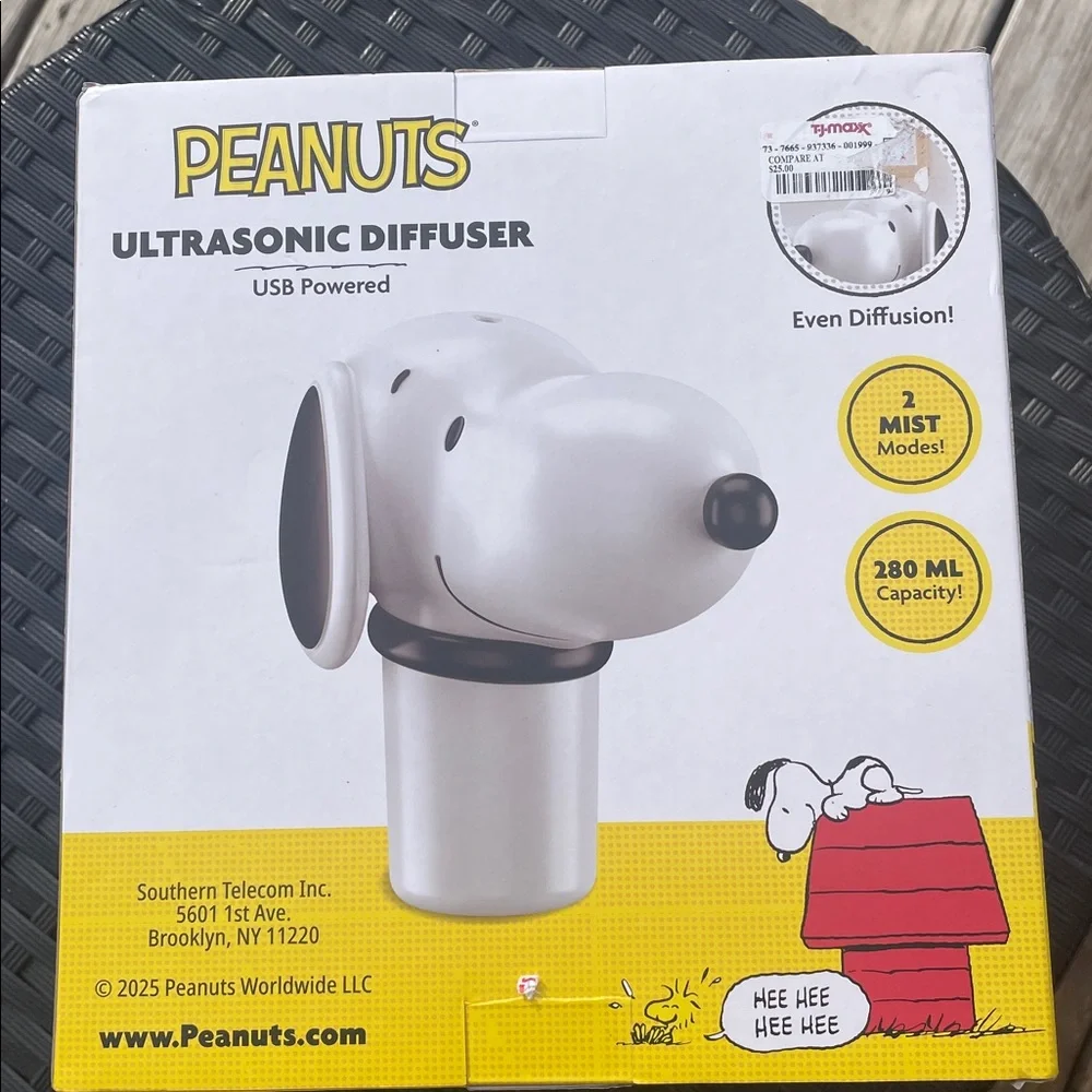 NIB- PEANUTS/ Snoopy Ultrasonic Diffuser